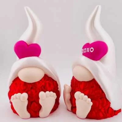 Rose Beard Gnome - Valentines Day / Romantic Gift - 3D Printed